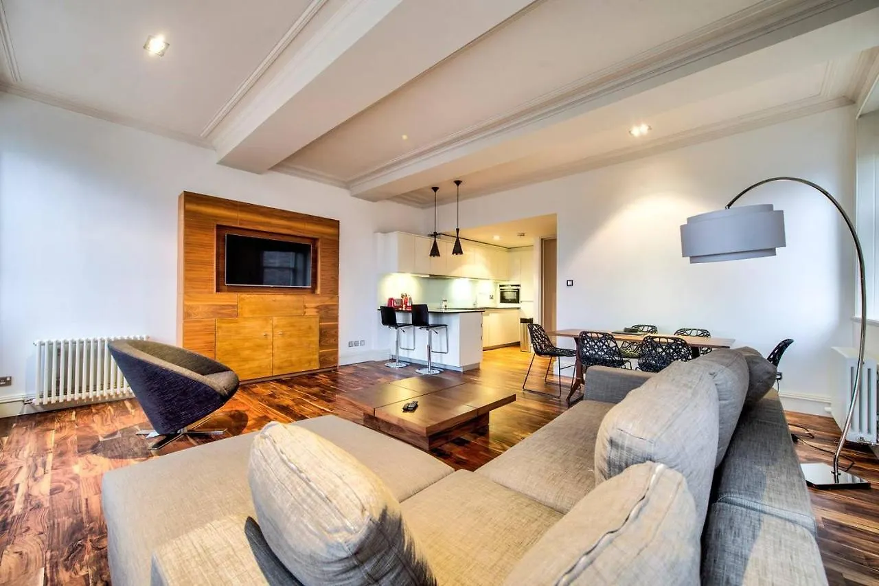 Amazing Views! North Bank Street Luxury Apartment Edinburgh